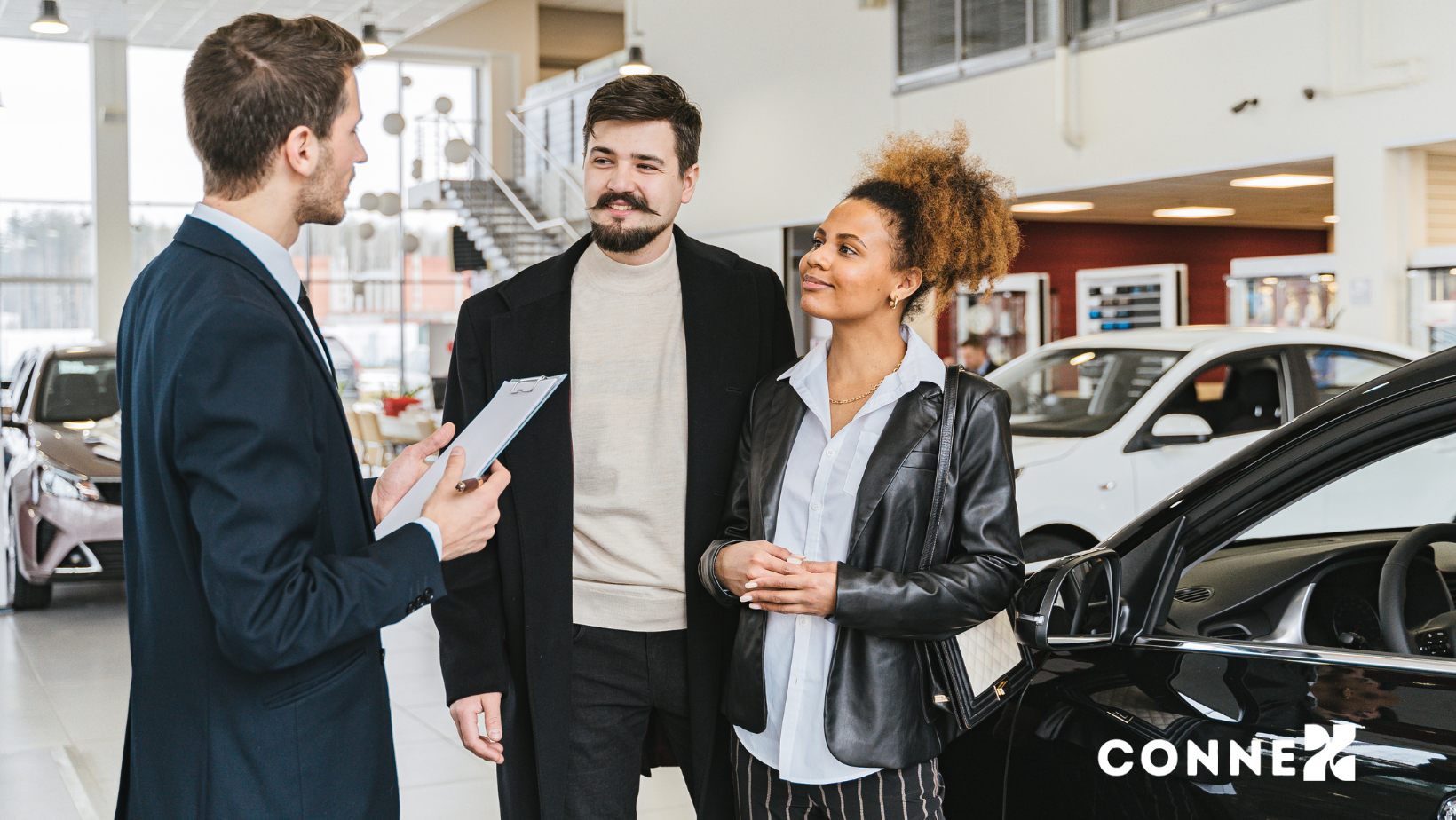 Comment les Concessionnaires Auto Transforment Chaque Rencontre en Lead avec la Carte Intelligente Connex